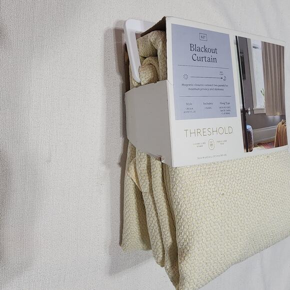 Threshold blackout curtain L 50'' x W 63'' cream Asheville - Picture 4 of 8